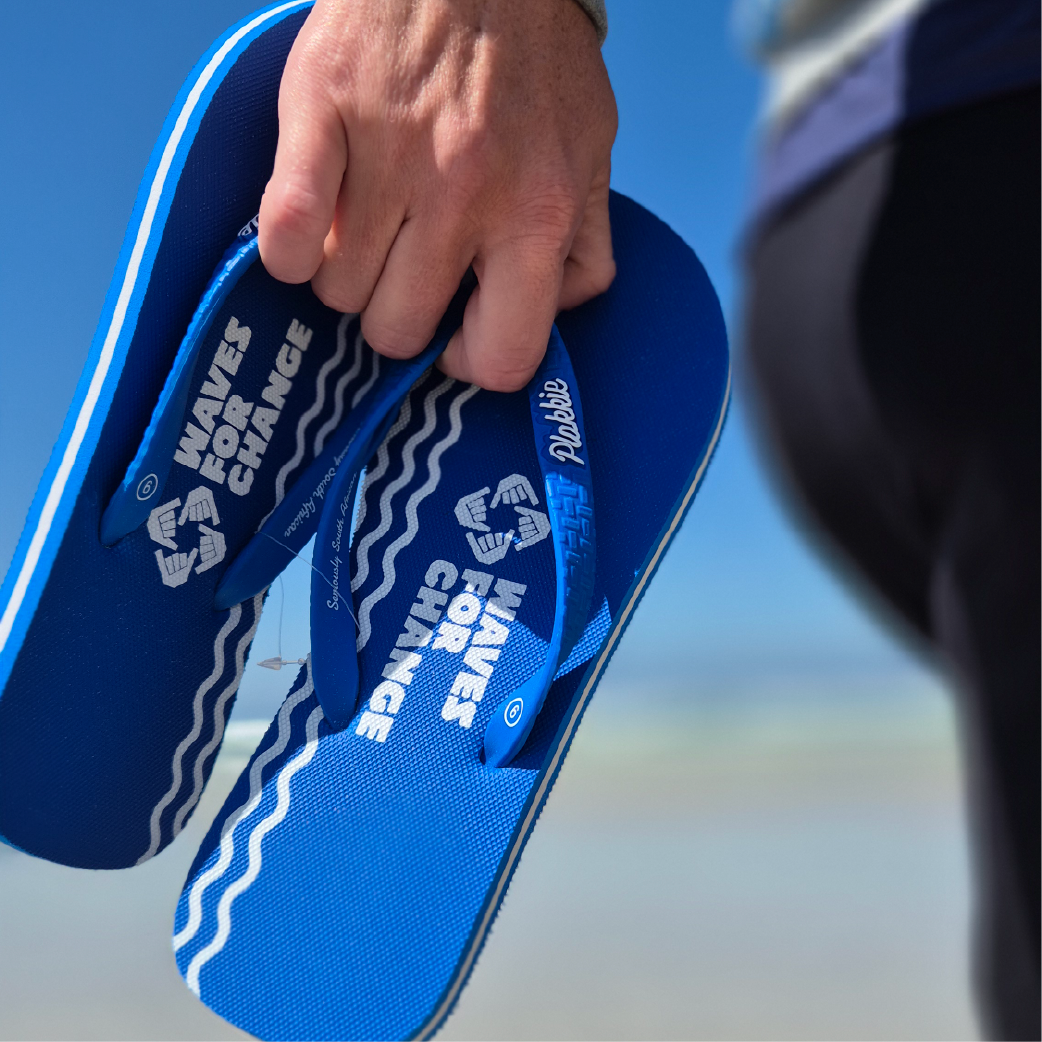 Waves For Change Plakkie (Blue and White)